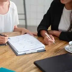 réunion avant la séance photo à Cergy