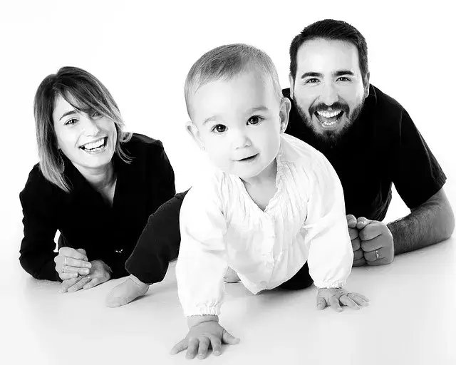 papa-maman-bebe-studio-photo-cergy-sahima-photographe